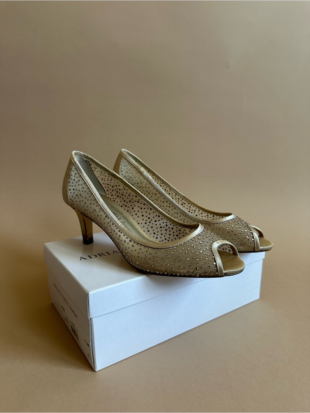 Adrianna Papell Boutique Women's Gold Open-Toe Sparkle Heels, 7.5 Mesh Satin